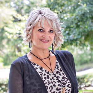 Meet your Posher, Cheryl